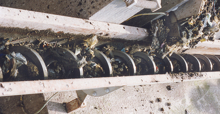 無軸，沒有中心軸，承載力小